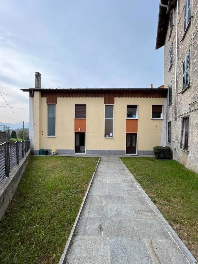 Appartamento in Via Rocco Lurago, 8, Alta Valle Intelvi (CO)