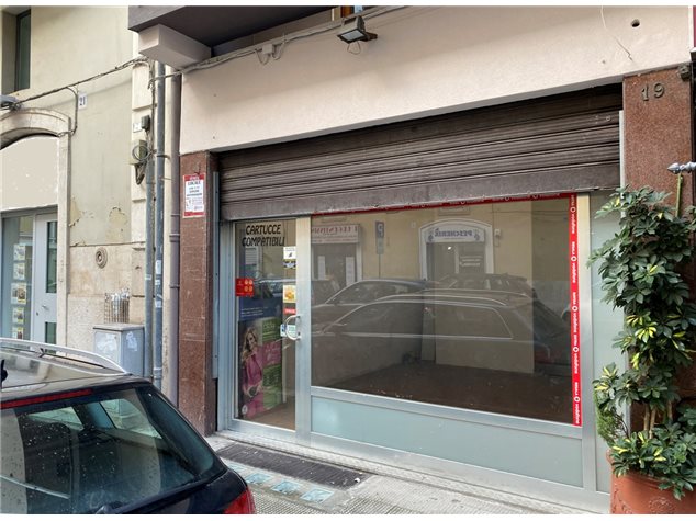 images_gallery Bari: Negozio in Vendita, Via Latilla, 19 A, immagine 11