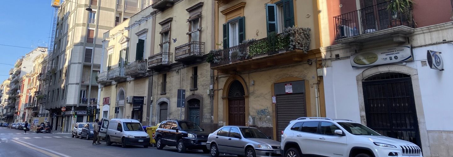 Bari: Negozio in , Via Quintino Sella, 156