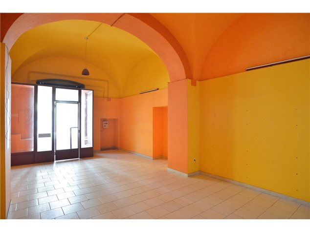 images_gallery Bari: Negozio in Vendita, Via Quintino Sella, 156, immagine 5
