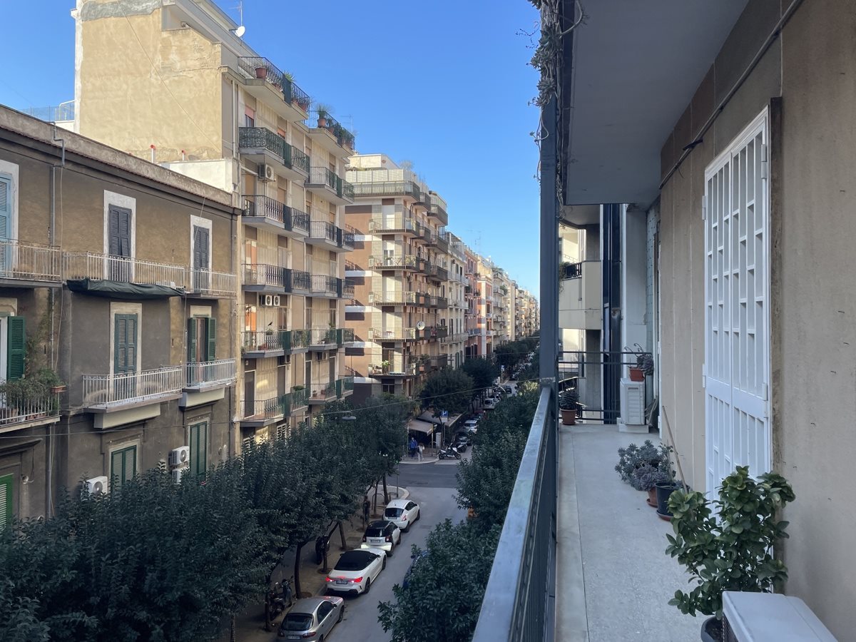 Appartamento in Via De Rossi , 172, Bari (BA)