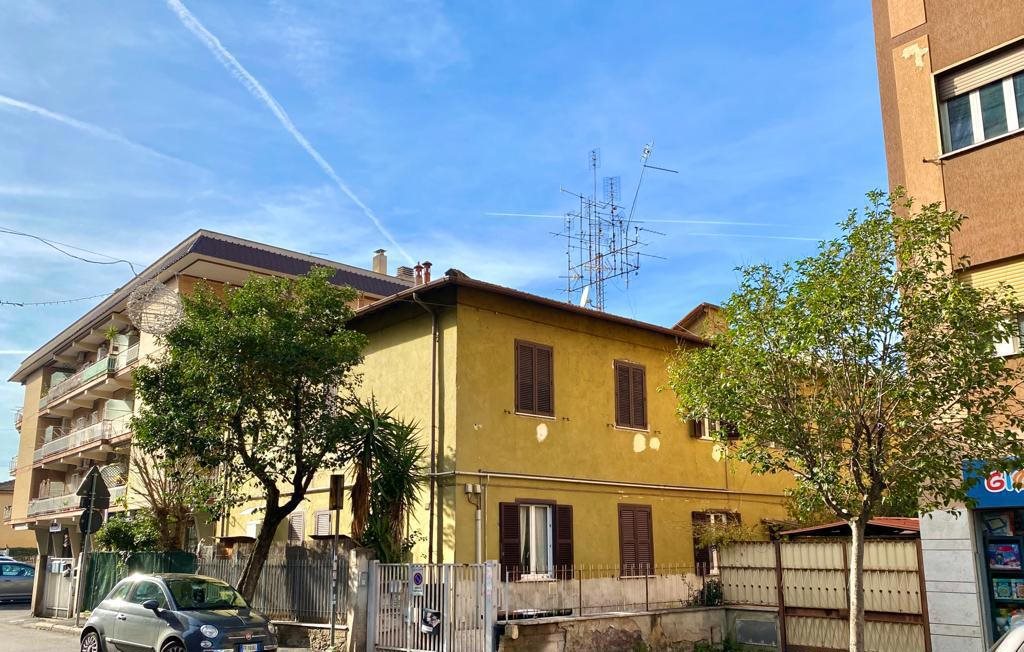 Appartamento in Via Col Di Lana, Ciampino (RM)