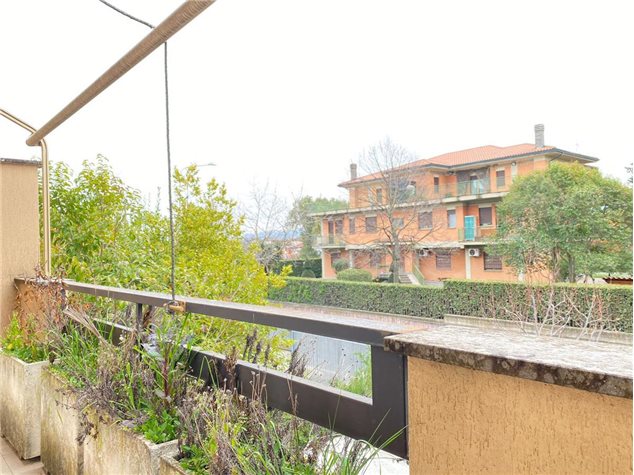 Ciampino: Villa bifamiliare in , Via Sandro Pertini