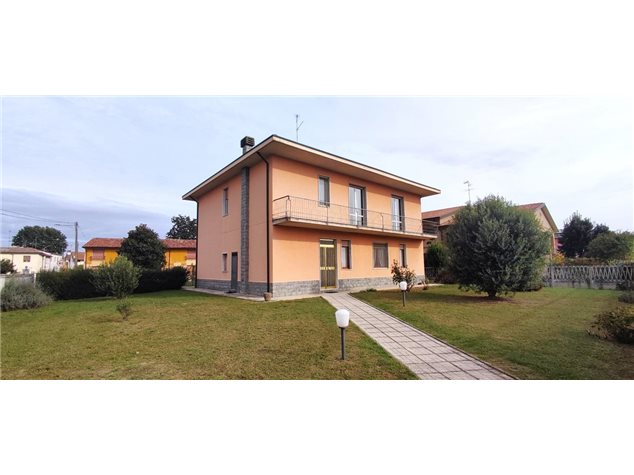 Villa singola in Via Manzoni, 2, Torrevecchia Pia (PV)