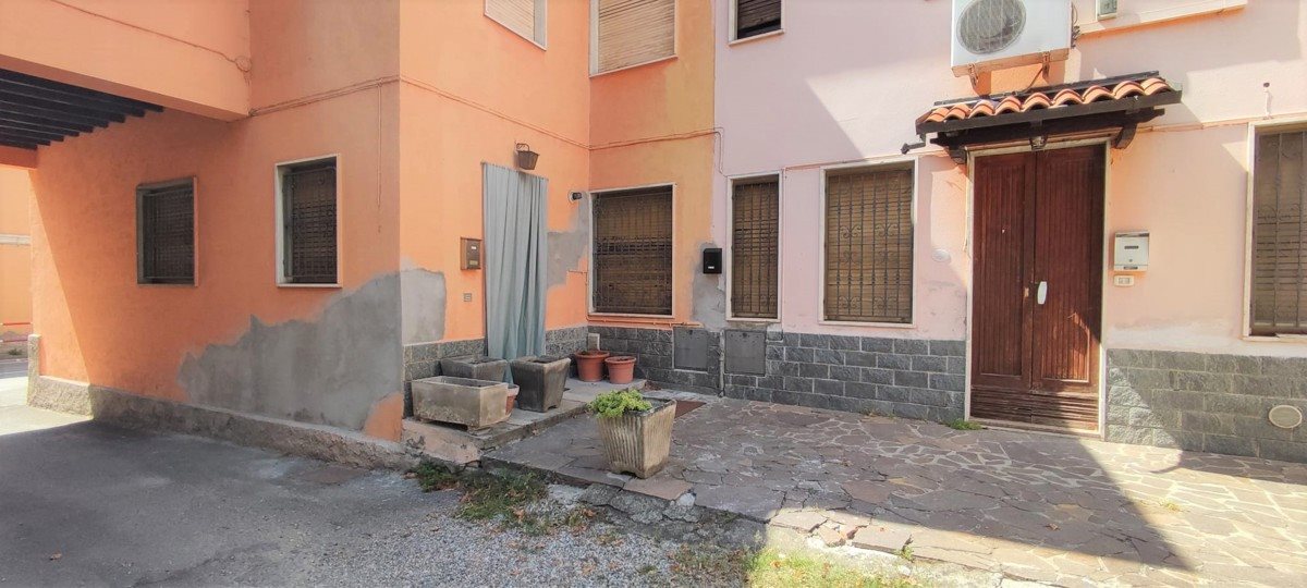 Casa Indipendente in Via Milano, 60, Landriano (PV)
