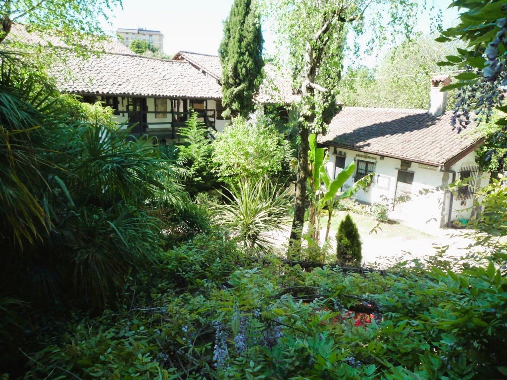 Villa in Via Madonna, 10, Varallo Pombia (NO)