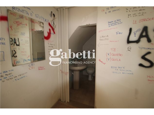 images_gallery Trani: Negozio in Affitto, Via Margherita Di Borgogna, immagine 12