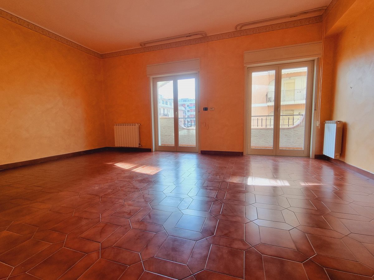 images_gallery Milazzo: Appartamento in Vendita, Via Vittorio Emanuele Orlando, immagine 3
