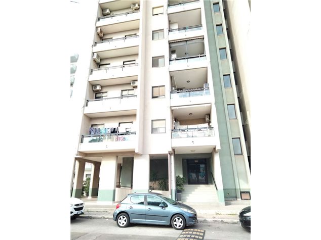 images_gallery Taranto: Appartamento in Vendita, Viale Pirro, 7, immagine 2