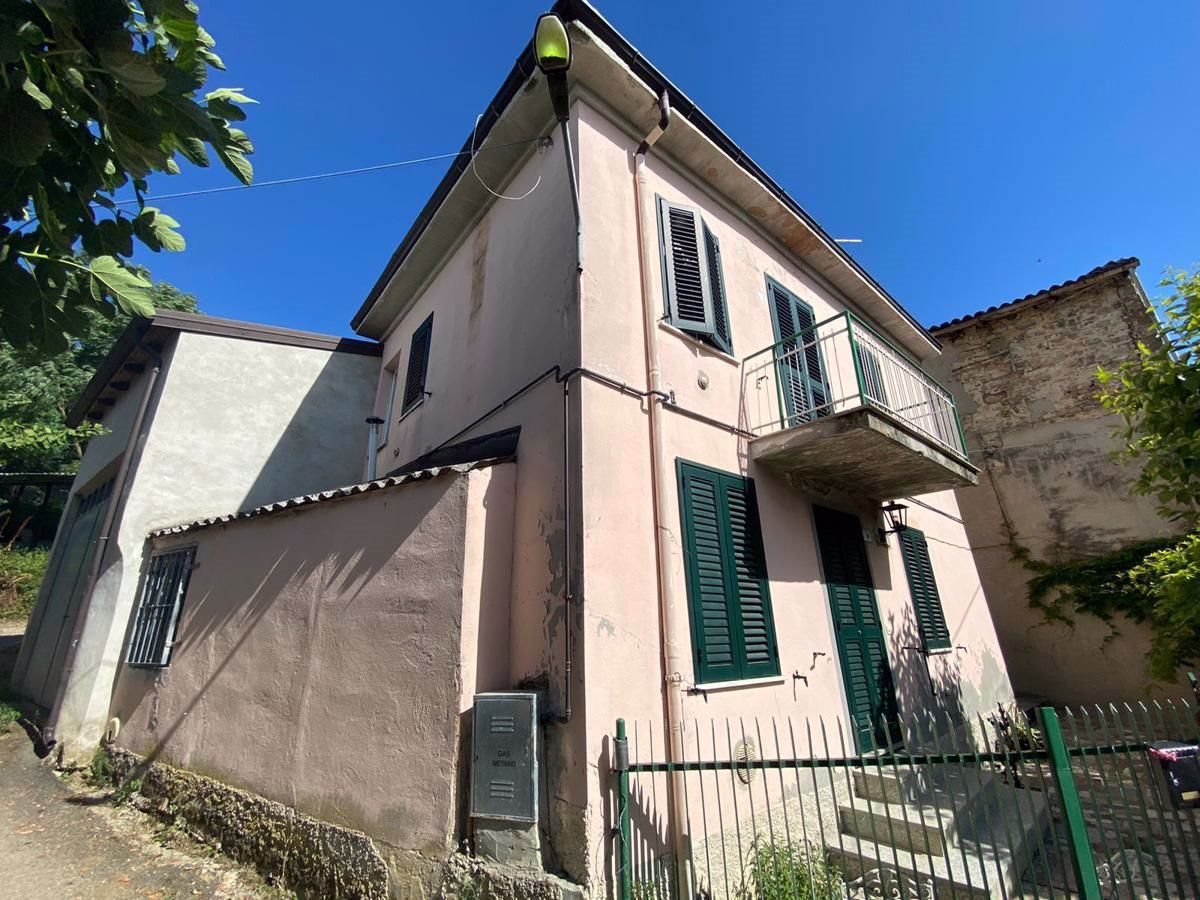 Casa Indipendente in L Ocalità Cartuzzano, Pianello Val Tidone (PC)