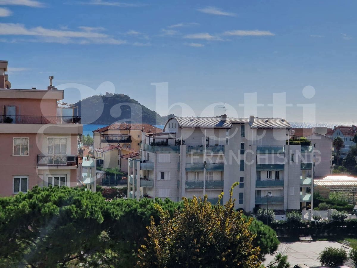 Appartamento in Via Quintino Sella, 17, Albenga (SV)