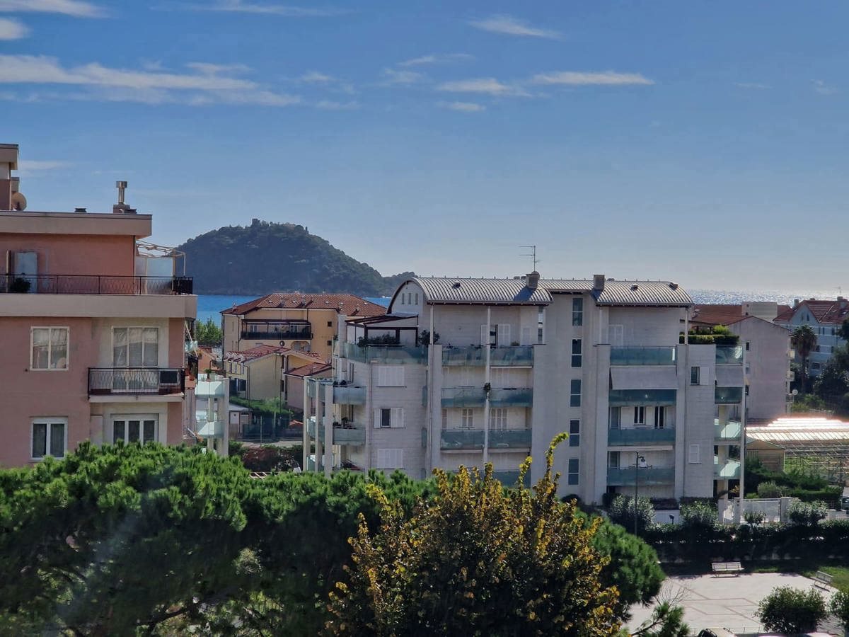 Appartamento in Via Quintino Sella, 17, Albenga (SV)