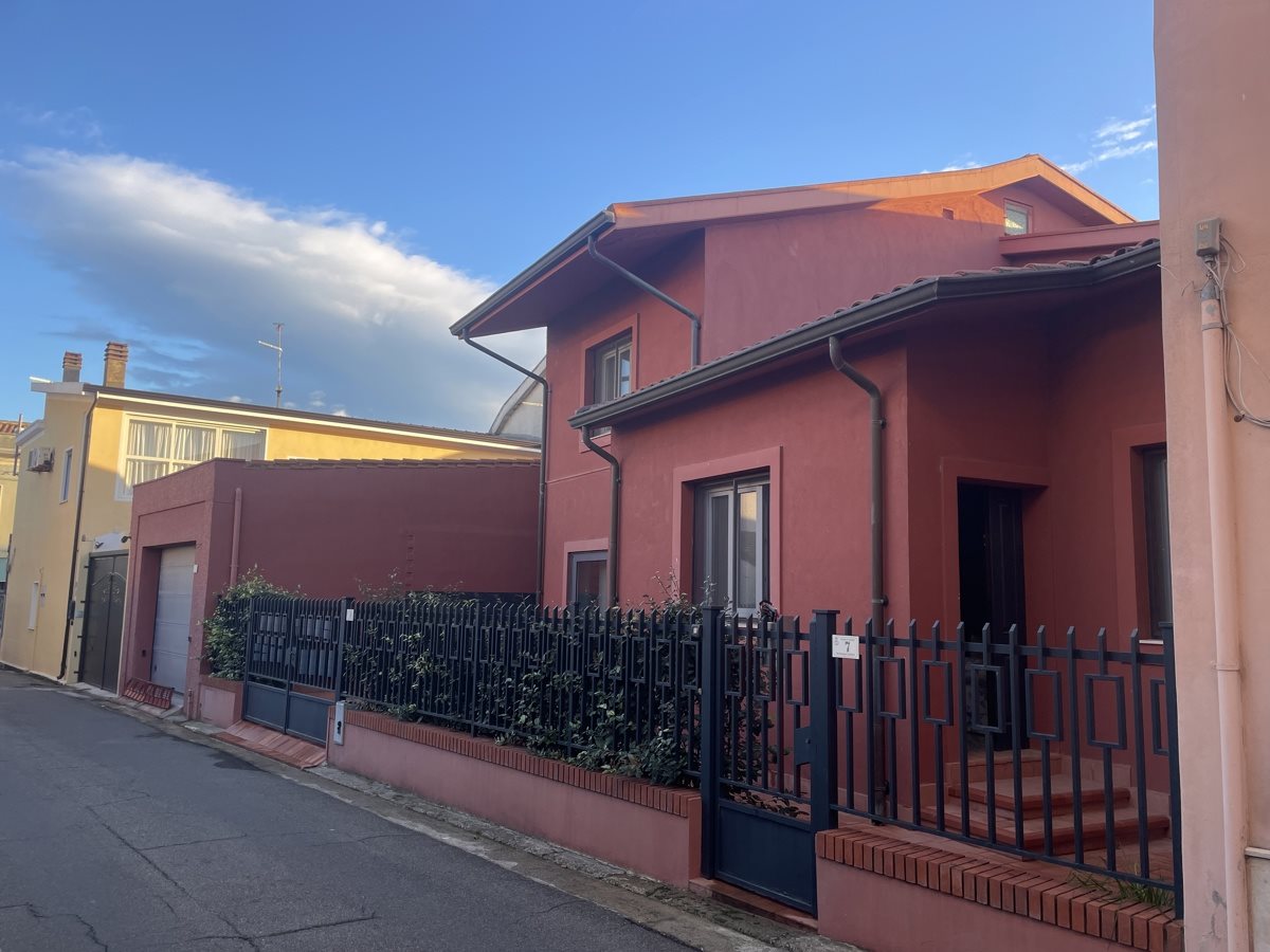 Casa Indipendente in Via Garibaldi, 5, Terralba (OR)