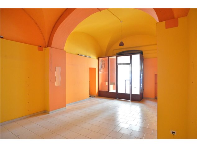 images_gallery Bari: Negozio in Vendita, Via Quintino Sella, 156, immagine 11