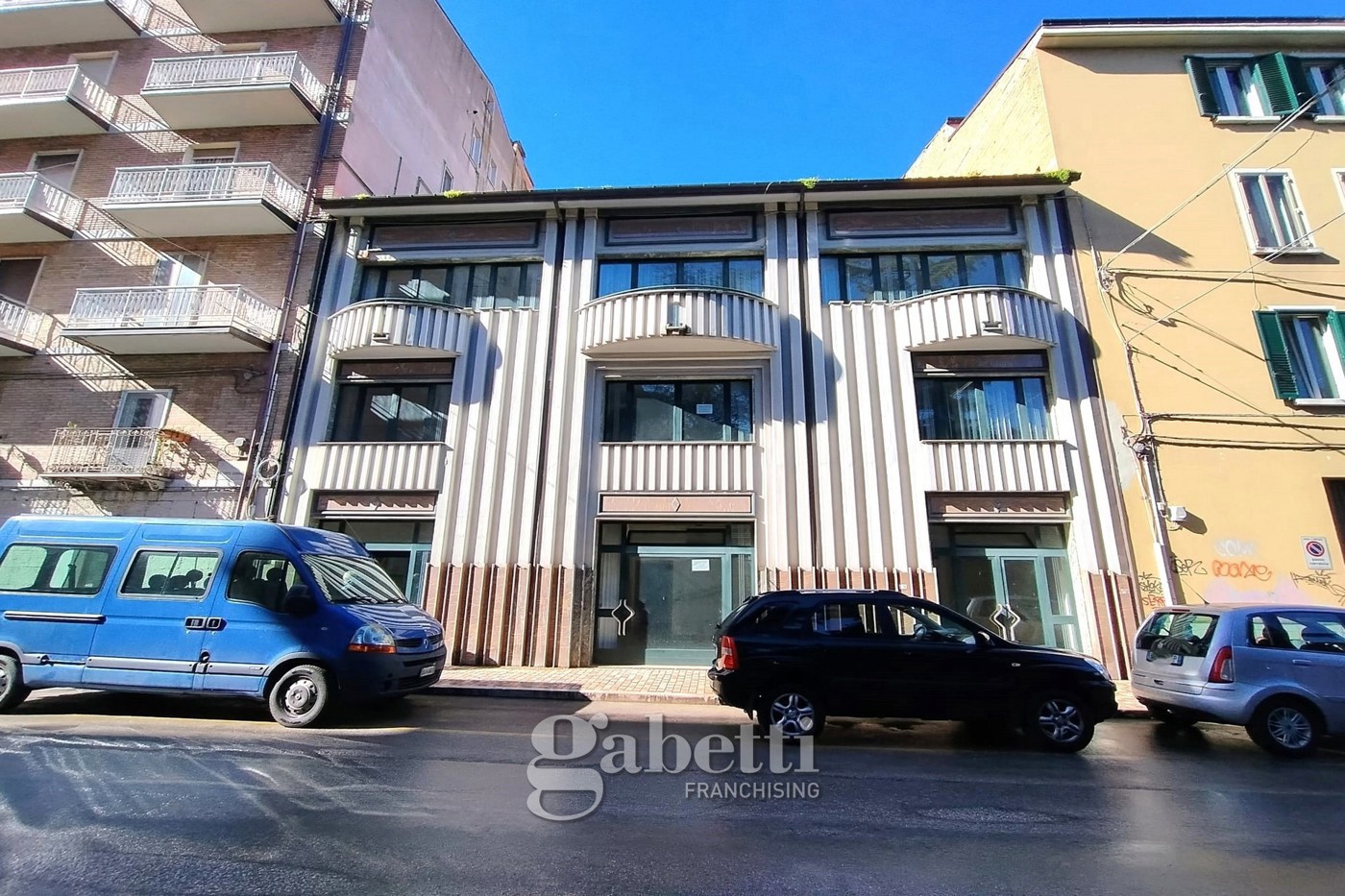 locali commerciali in affitto a taranto
