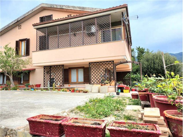 Villa trifamiliare in Via Piave , 0, San Gemini (TR)