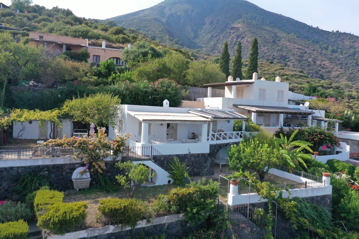 Casa Indipendente in Via Tevere, Snc, Santa Marina Salina (ME)
