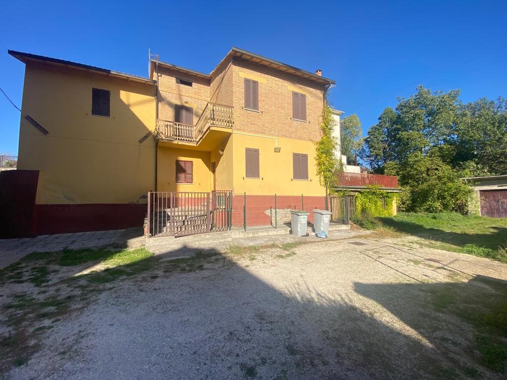 Villa trifamiliare in Via Bastiola, 5, Bastia Umbra (PG)