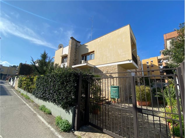 Villa singola in Via Taranto, Bari (BA)
