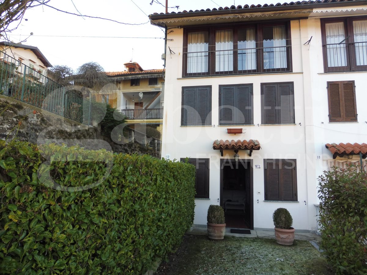 Casa Indipendente in Strada Favaro Di Là, 12, Biella (BI)