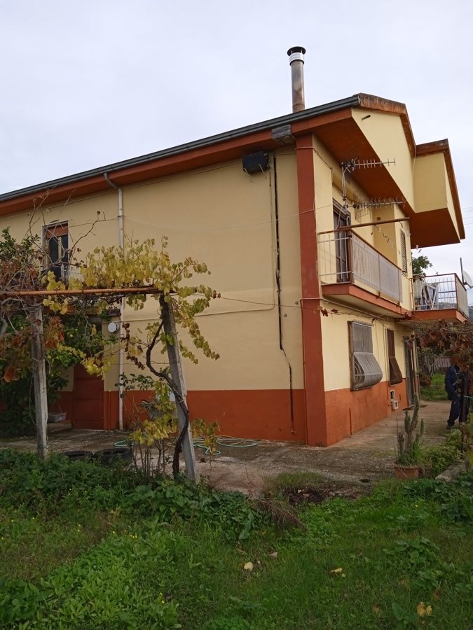 Casa Indipendente in Via Folcata, 64, Campagna (SA)