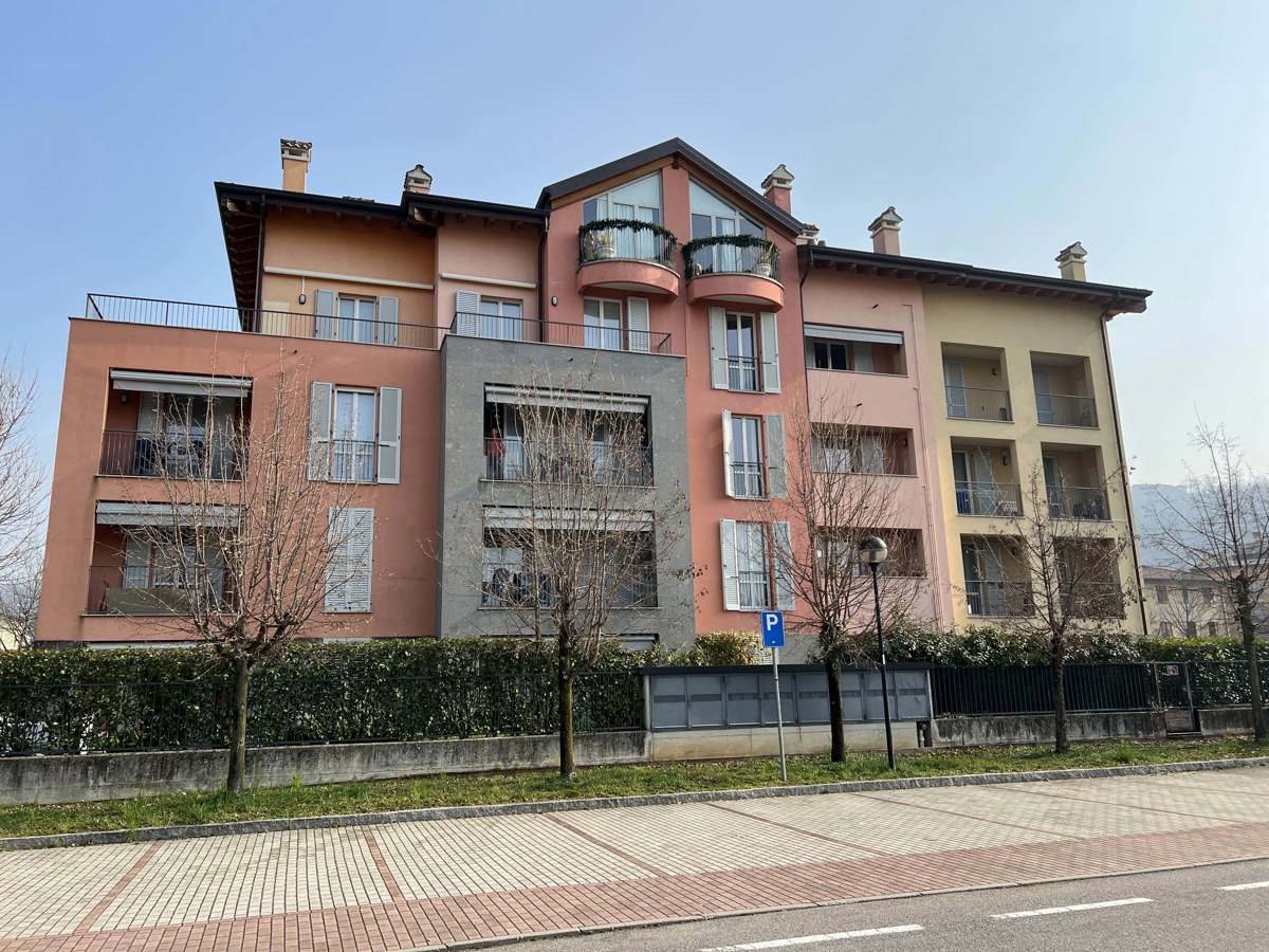 Appartamento in Via Papa Paolo Vi, 1, Oggiono (LC)