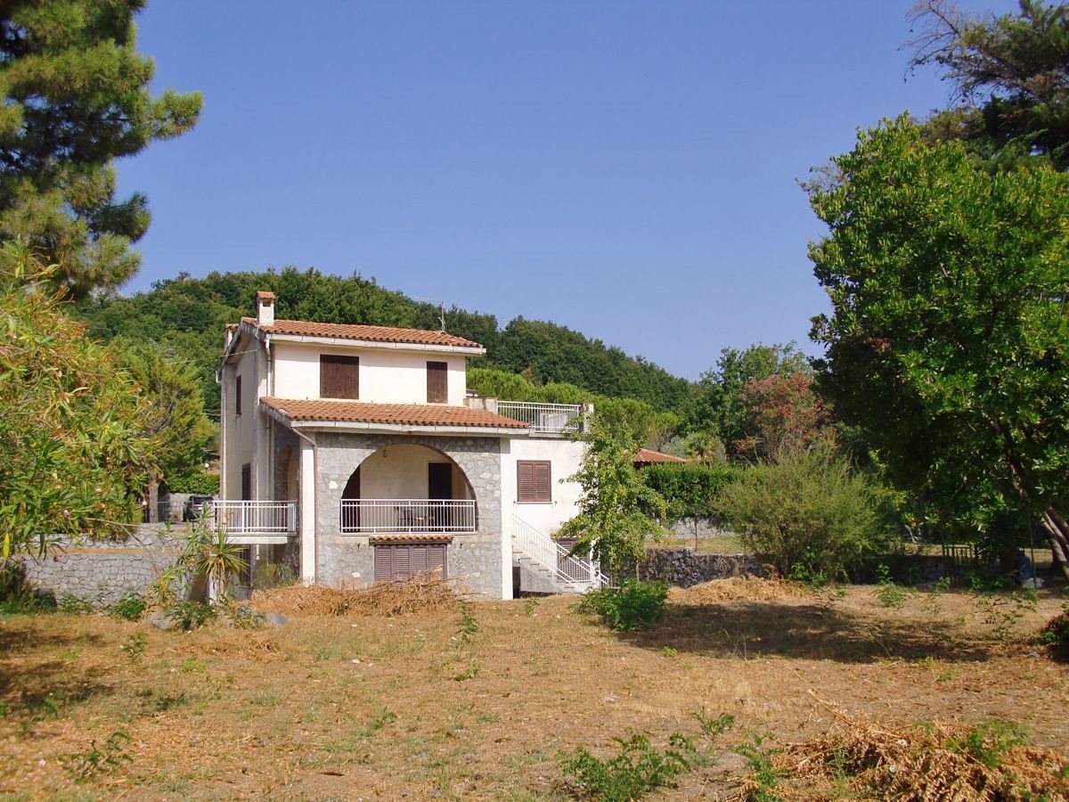 Villa singola in , San Giovanni a Piro (SA)