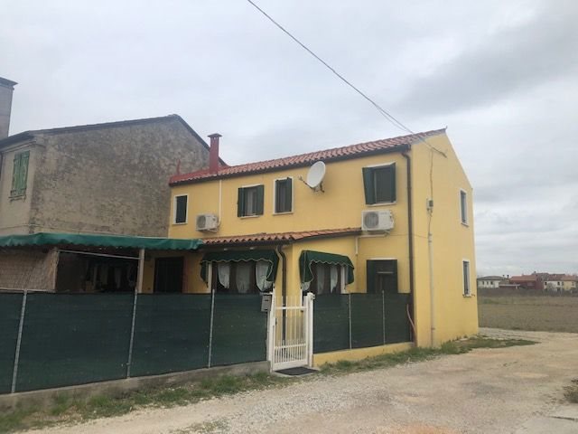 Casa Indipendente in Corbola Via Chieppara, 59, Corbola (RO)