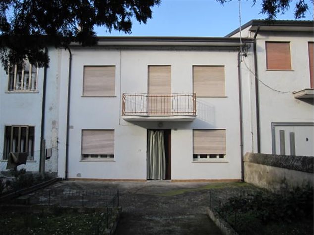 Casa Indipendente in Crespino Via Roma, Crespino (RO)