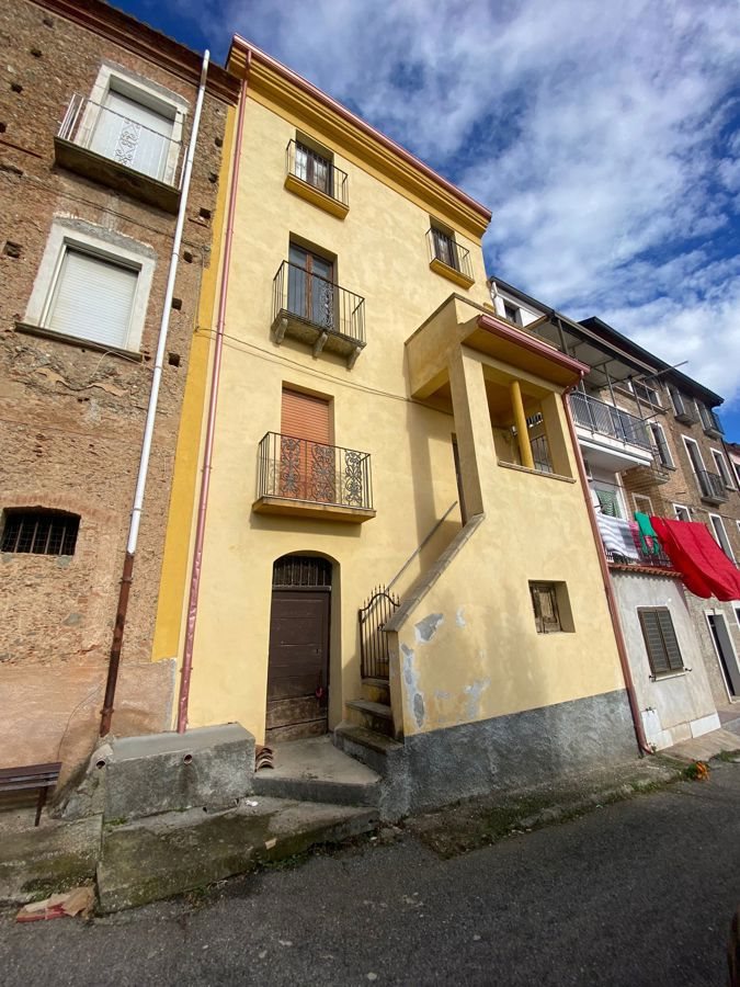 Casa Indipendente in Piazza Garibaldi Piazza Carmine, 52, Lamezia Terme (CZ)