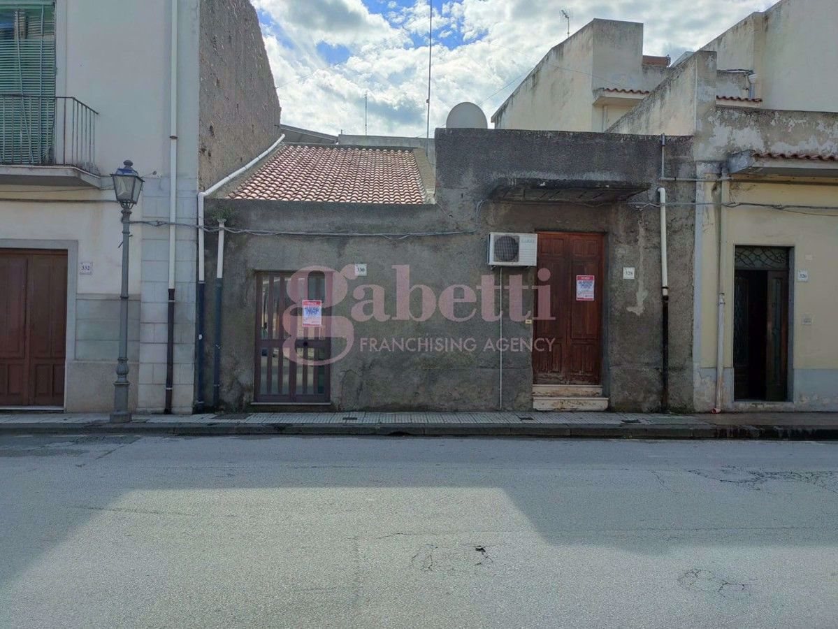 Casa Indipendente in Via Garibaldi, 328 330, Barcellona Pozzo di Gotto (ME)