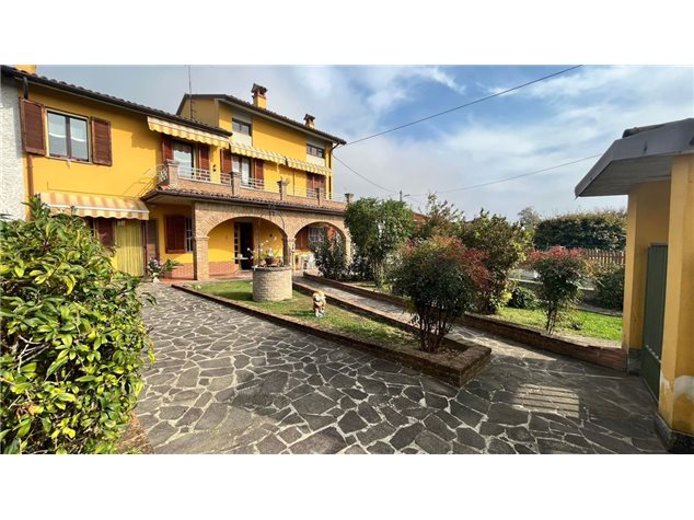 Villa in Cassinetta , 37, Mezzanino (PV)
